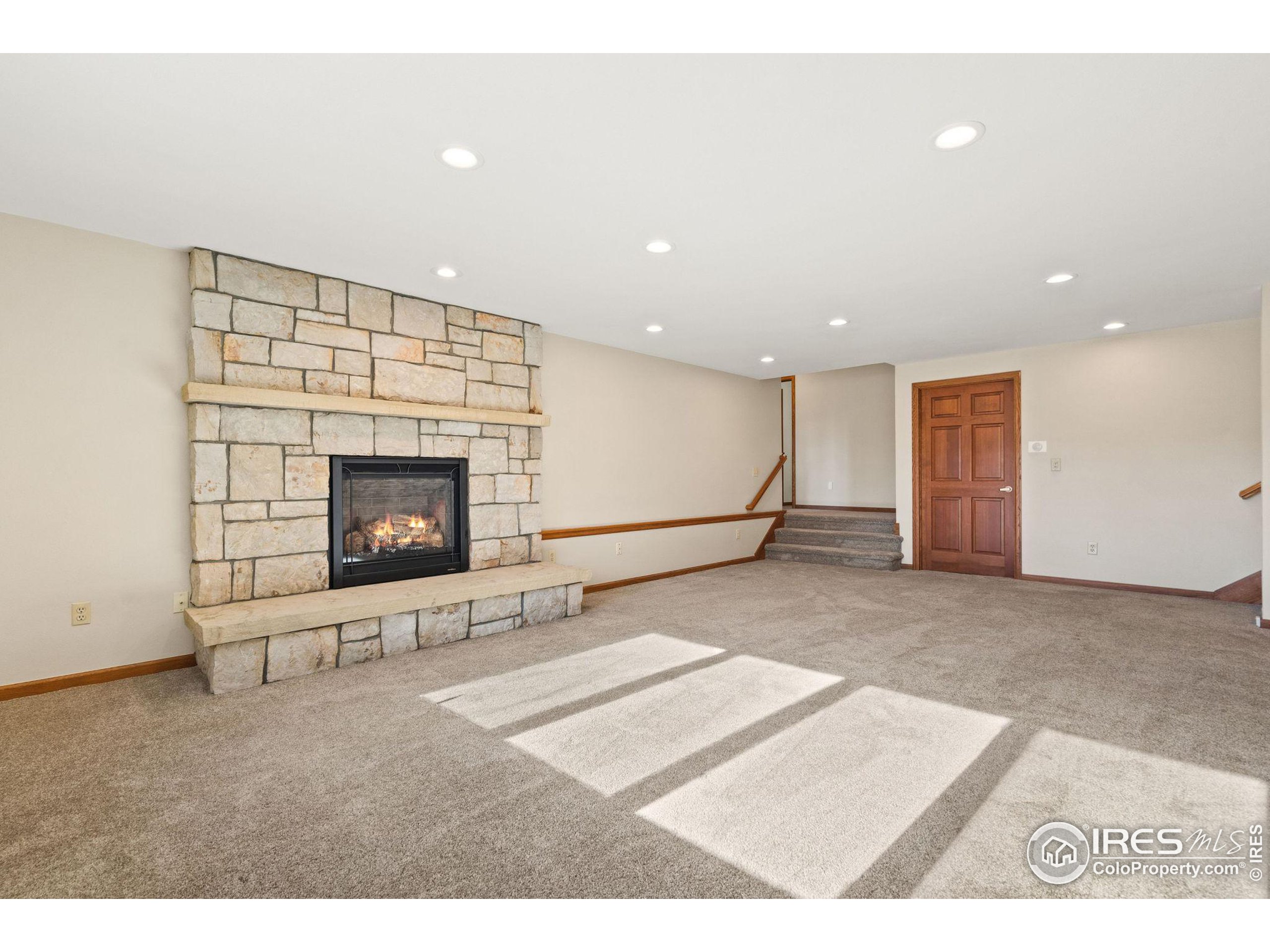 1806 Linden Lake Rd