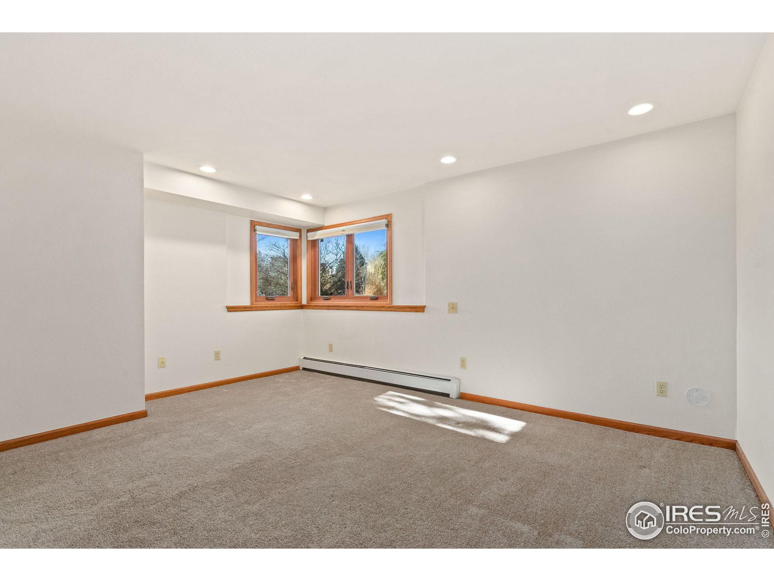 1806 Linden Lake Rd