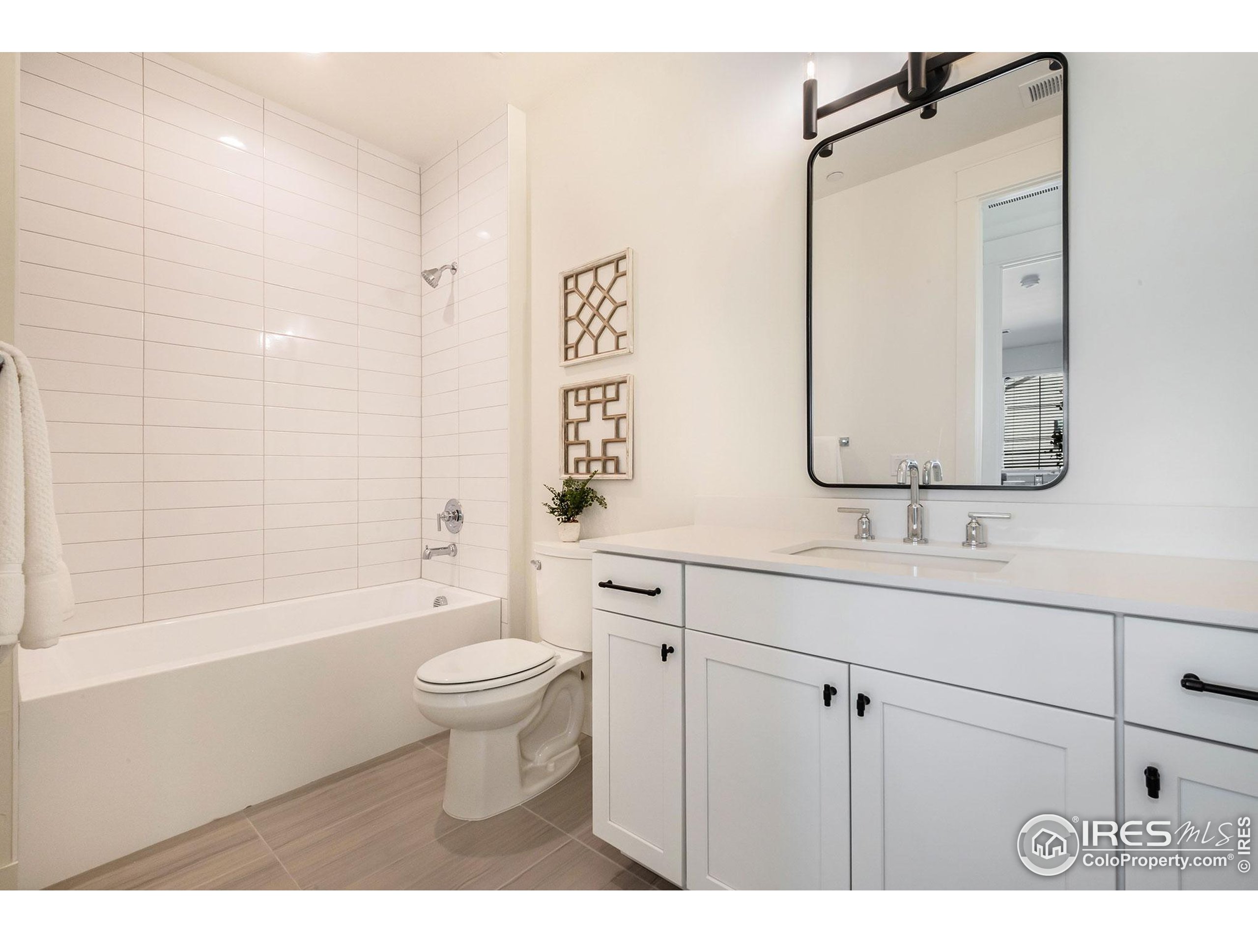 3045 E Trilby Rd C-14