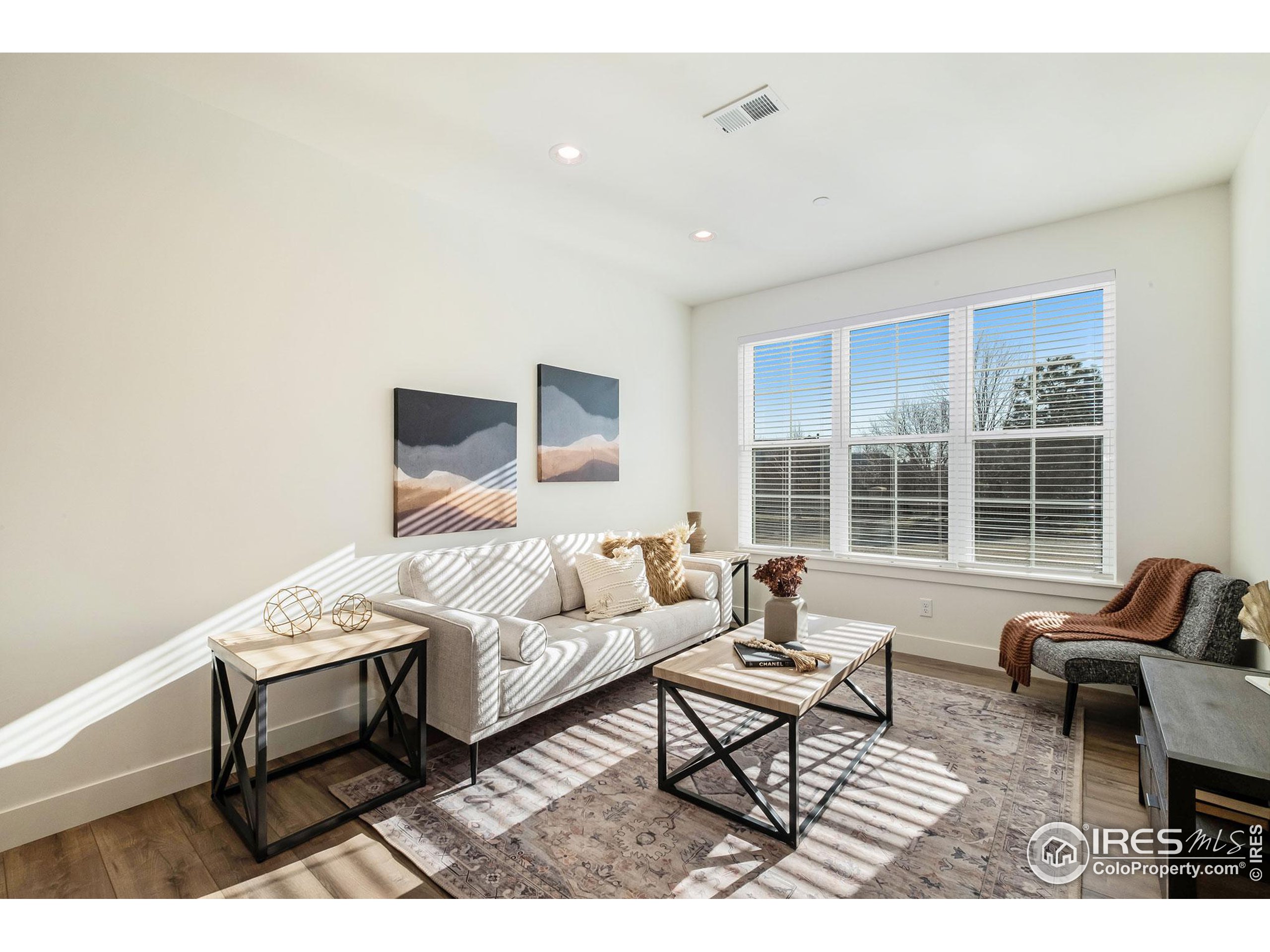 3045 E Trilby Rd C-14