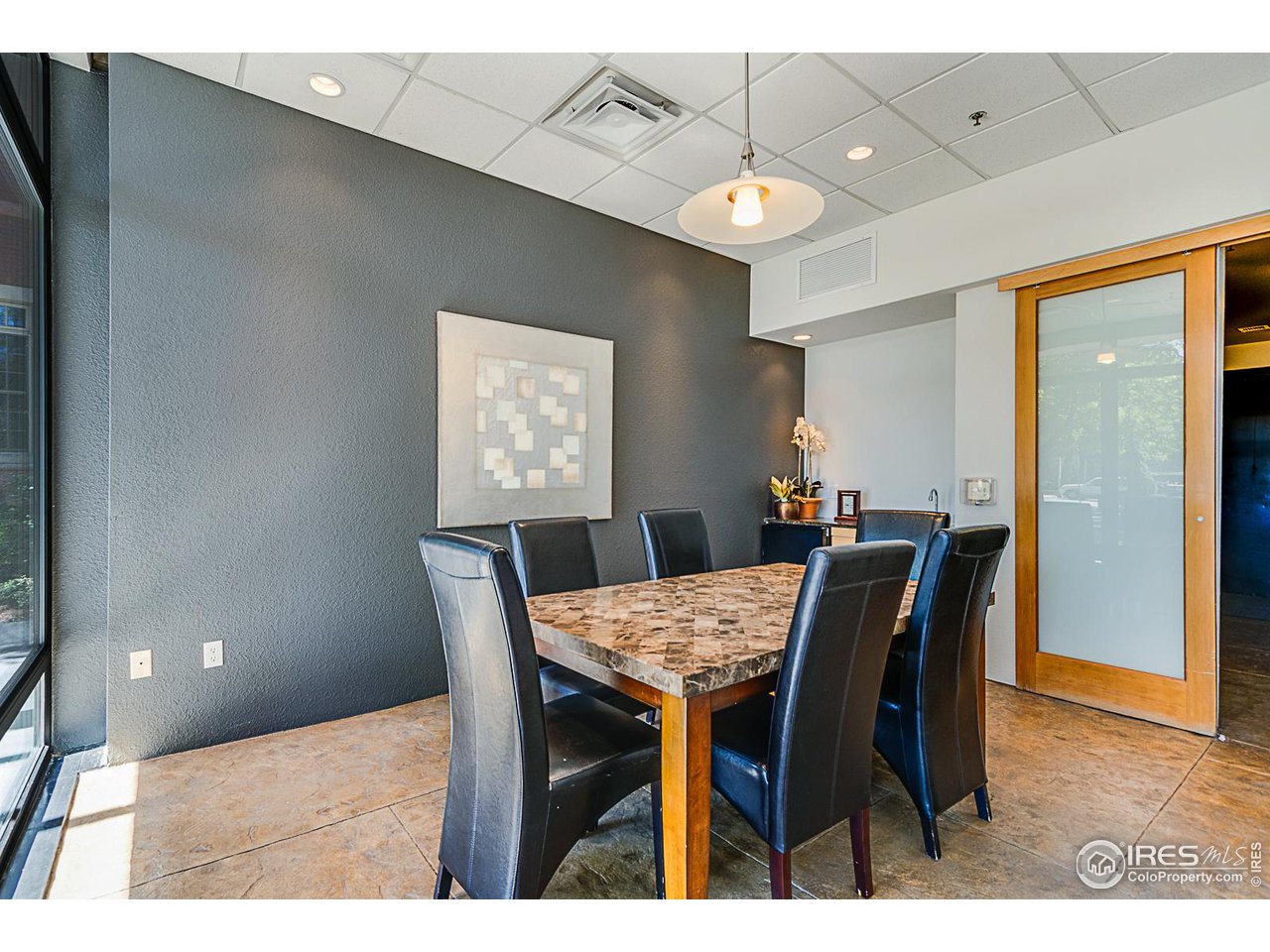 210 W Magnolia St 350