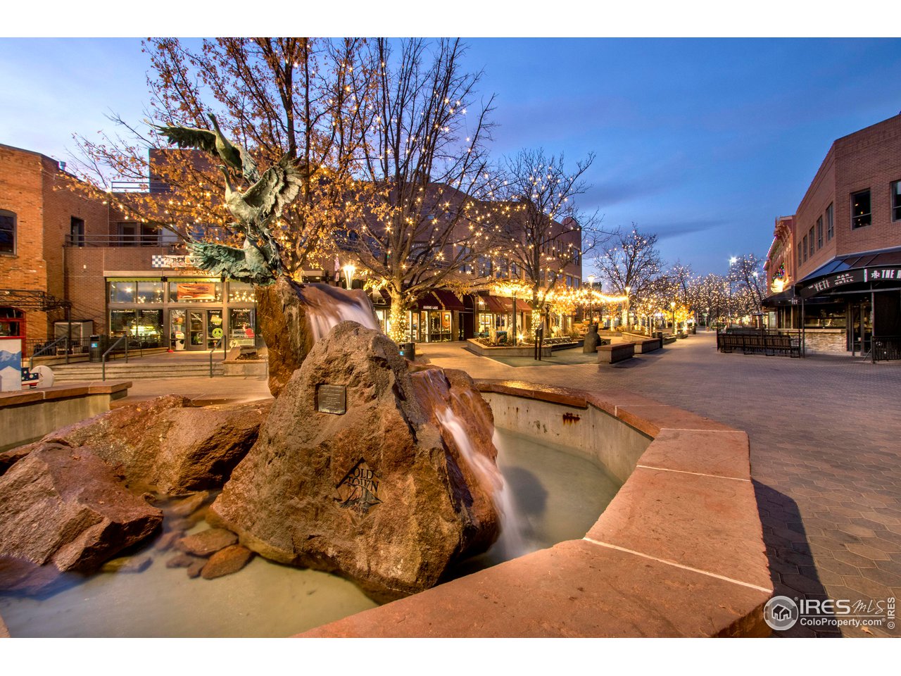 210 W Magnolia St 350