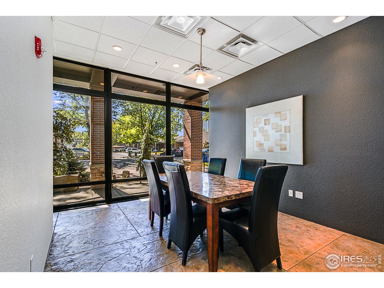 210 W Magnolia St 350