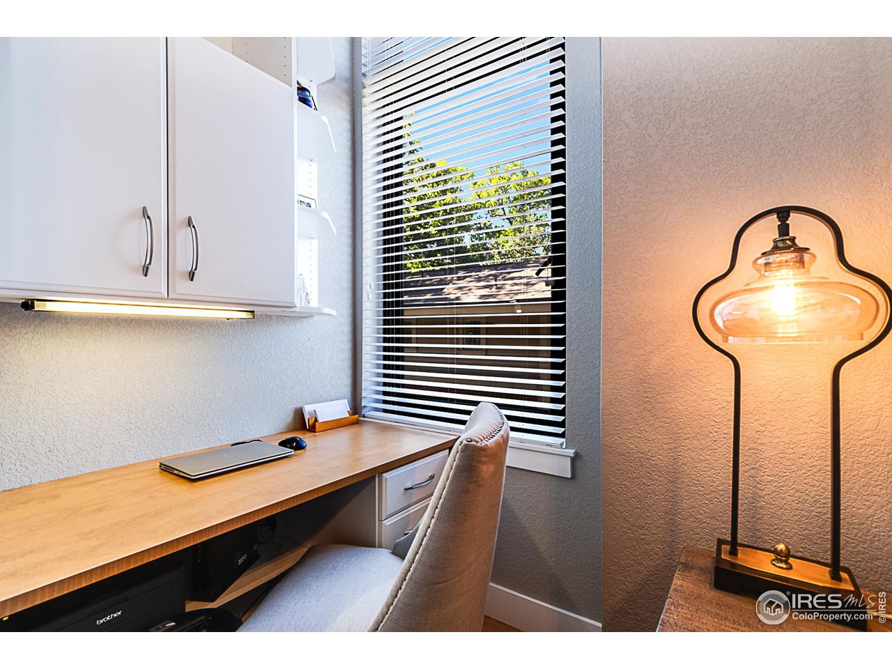 210 W Magnolia St 350