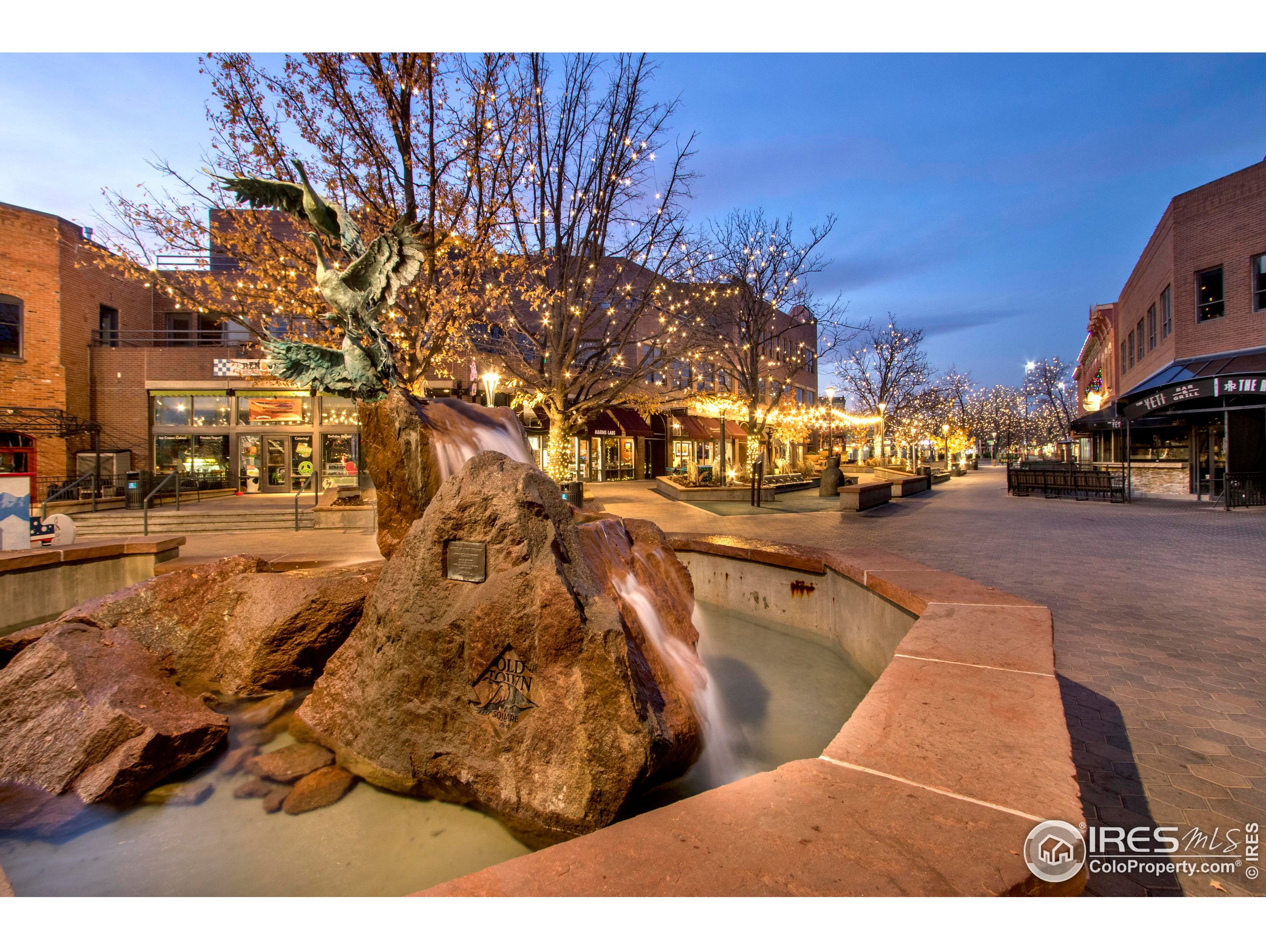 210 W Magnolia St 350