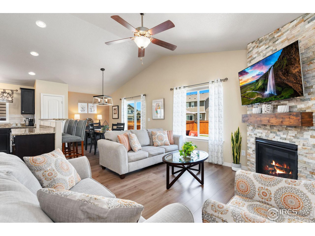 1538 Hanging Valley Ln