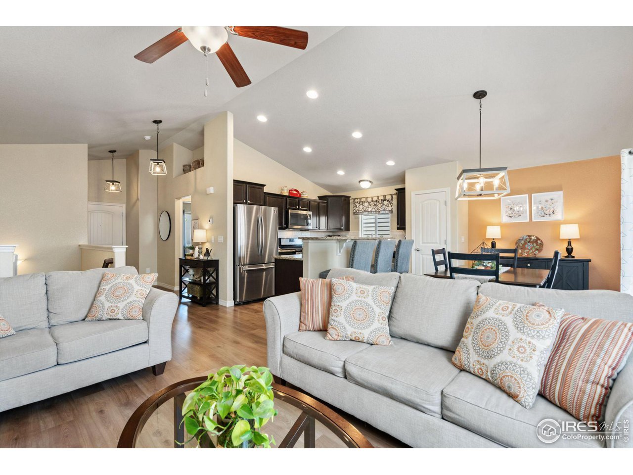 1538 Hanging Valley Ln