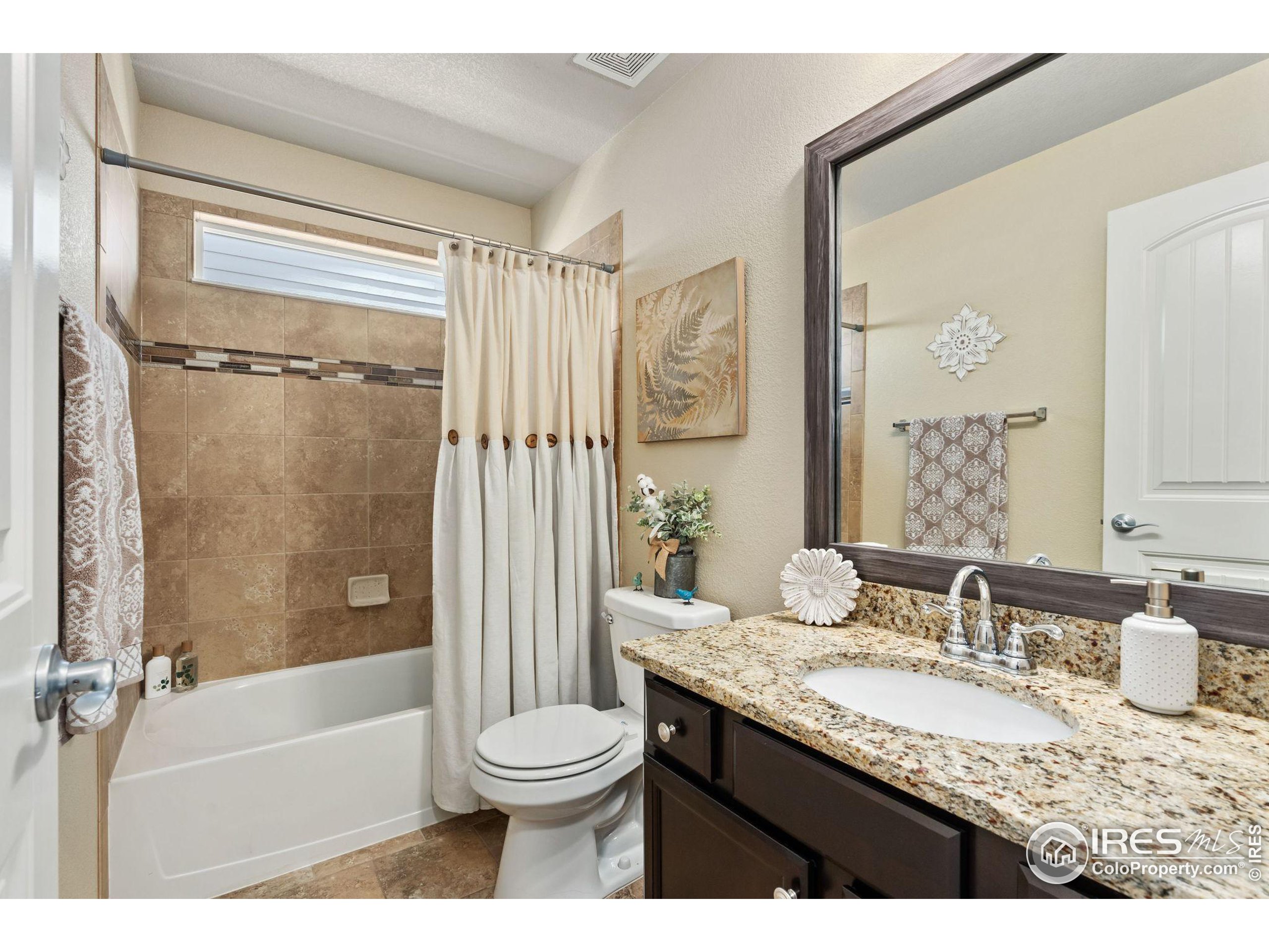 1538 Hanging Valley Ln