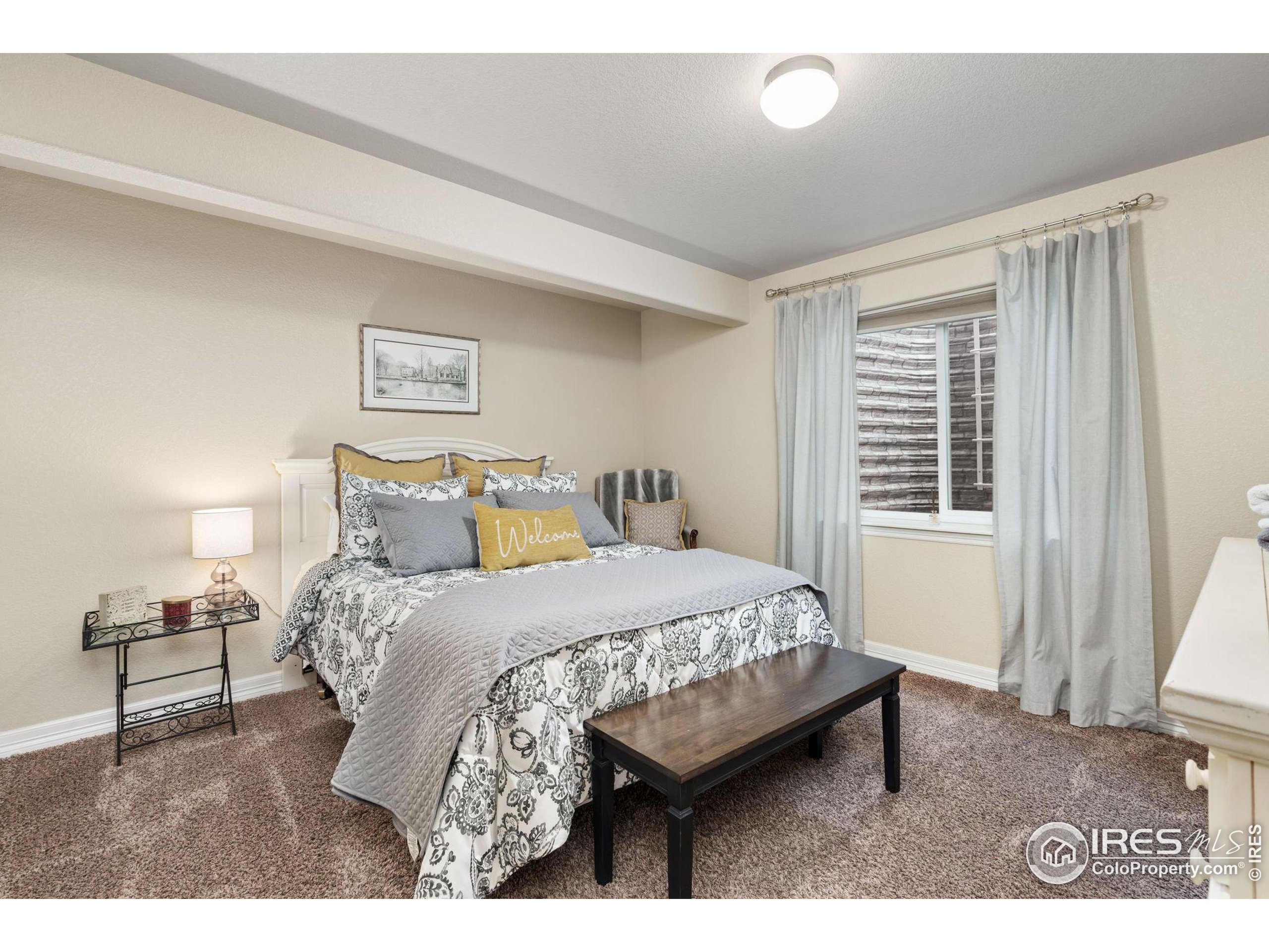 1538 Hanging Valley Ln