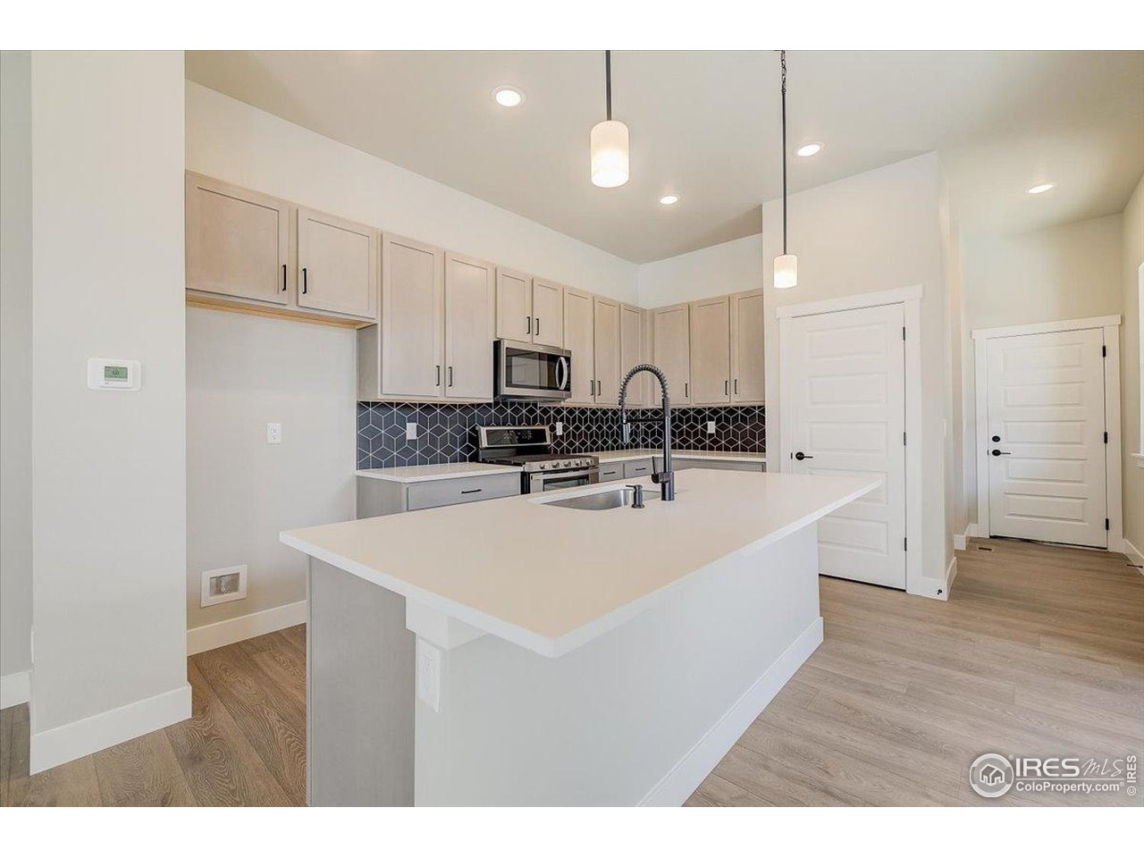 5962 Rendezvous Pkwy