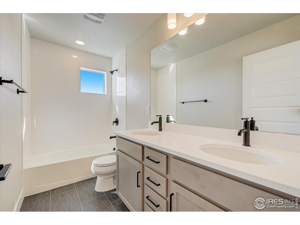 5962 Rendezvous Pkwy