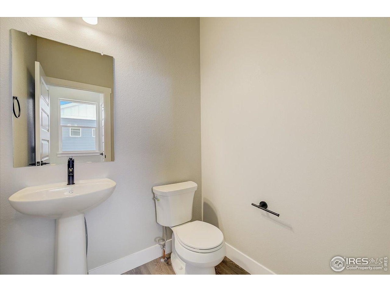 5962 Rendezvous Pkwy