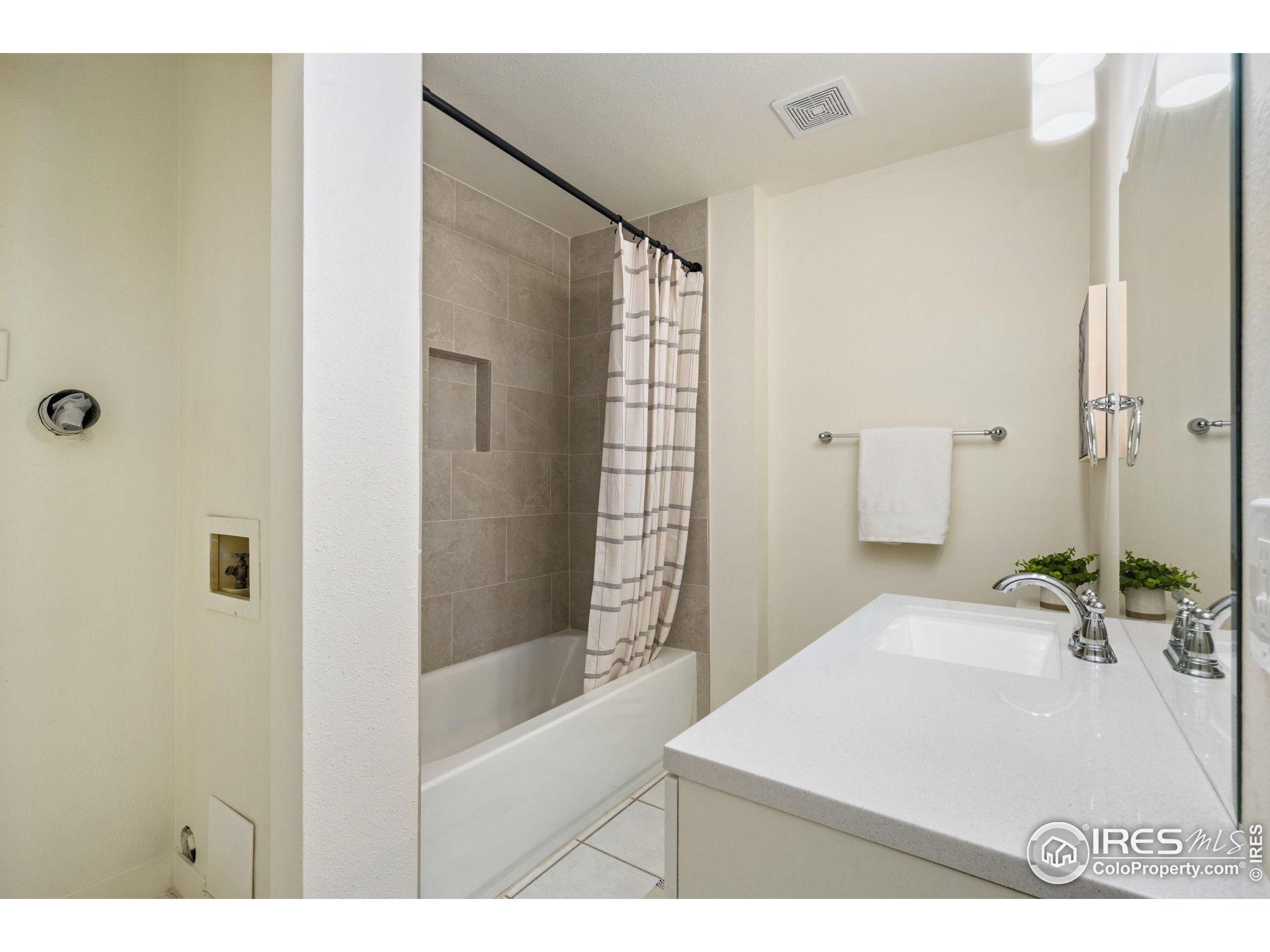 3465 Lochwood Dr N-61