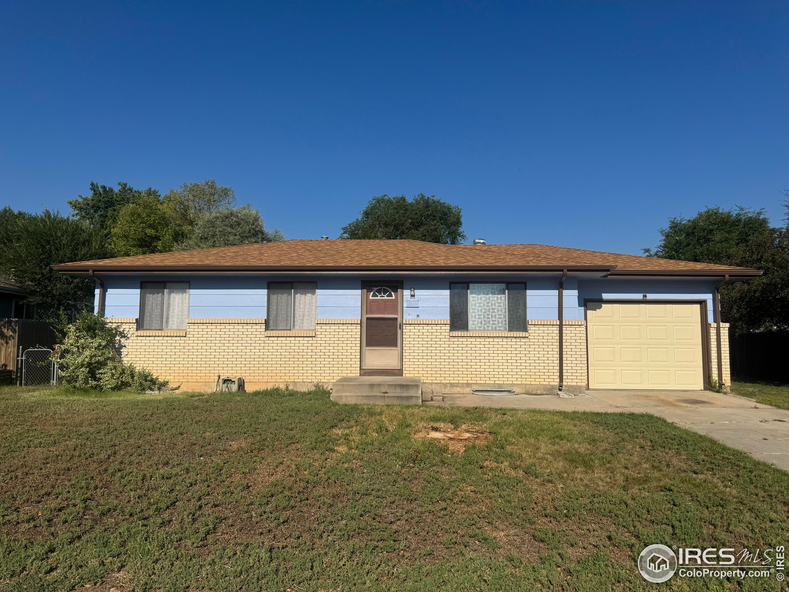 1102 Walnut St