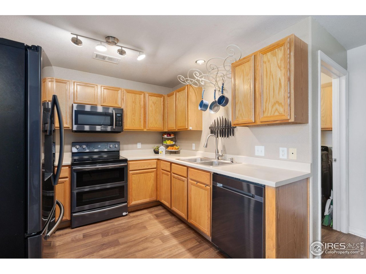 3601 Ponderosa Ct 6