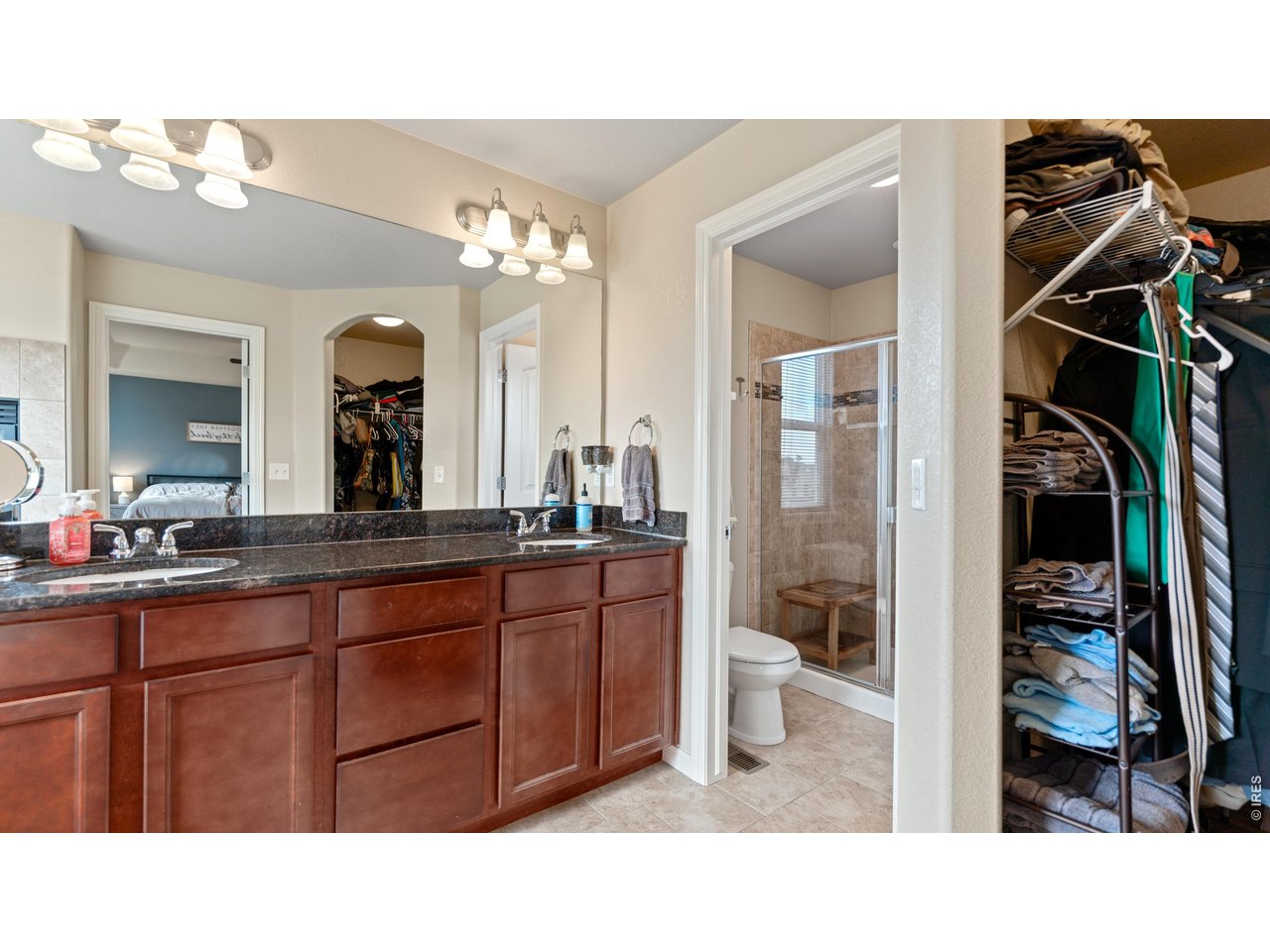 633 Shoshone Ct