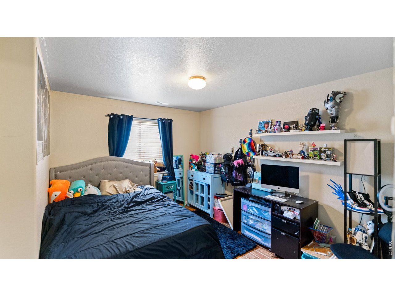 633 Shoshone Ct