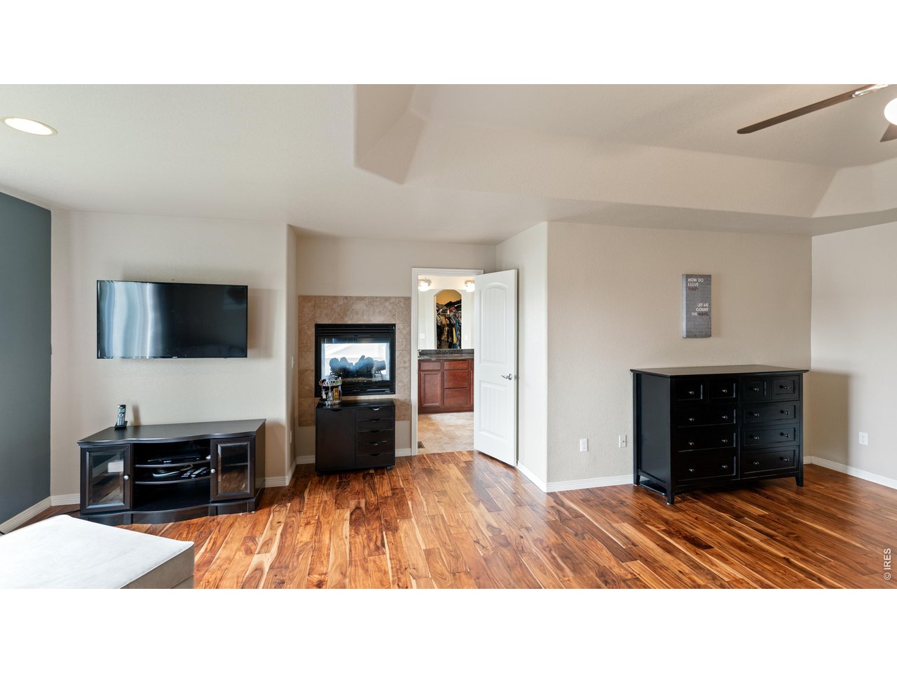 633 Shoshone Ct