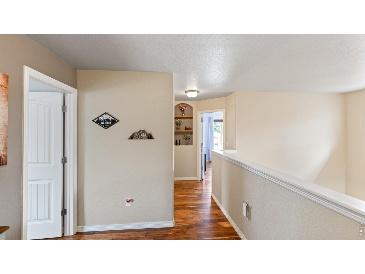633 Shoshone Ct