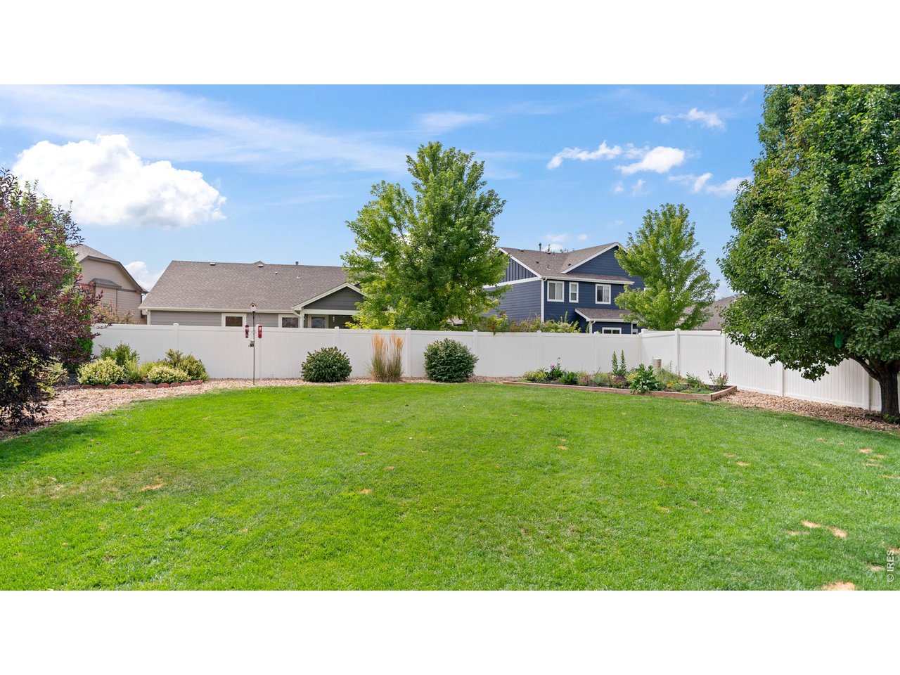 633 Shoshone Ct