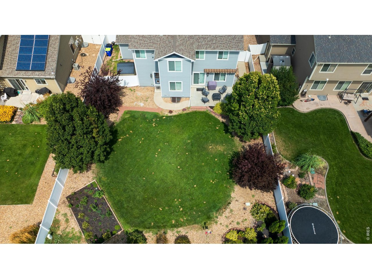 633 Shoshone Ct