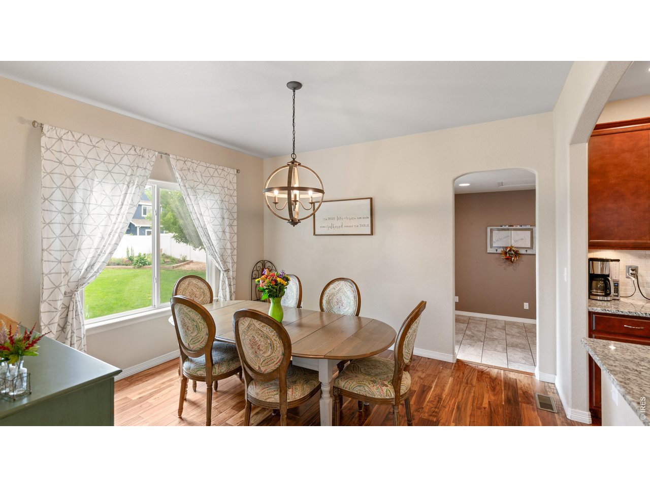 633 Shoshone Ct