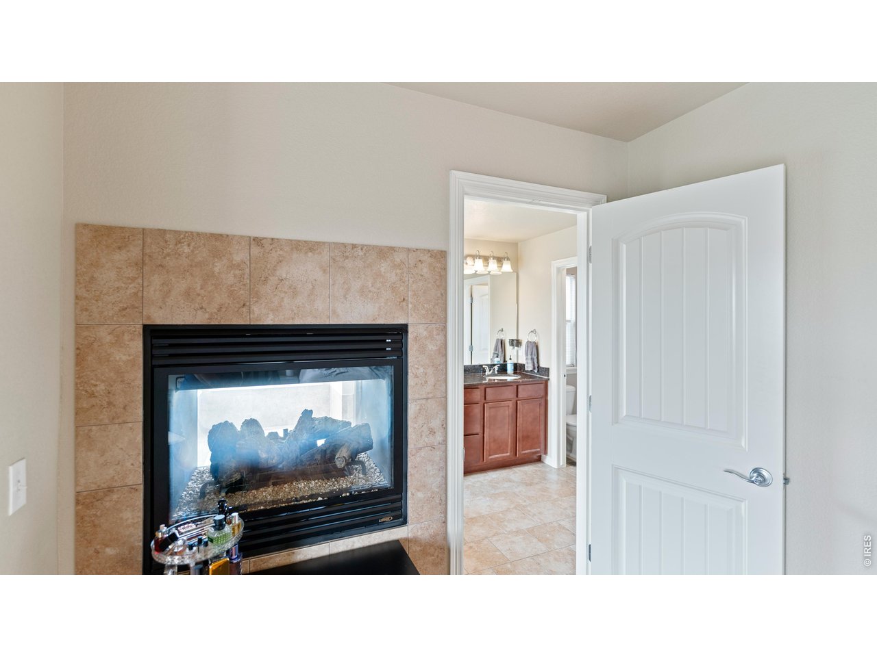 633 Shoshone Ct