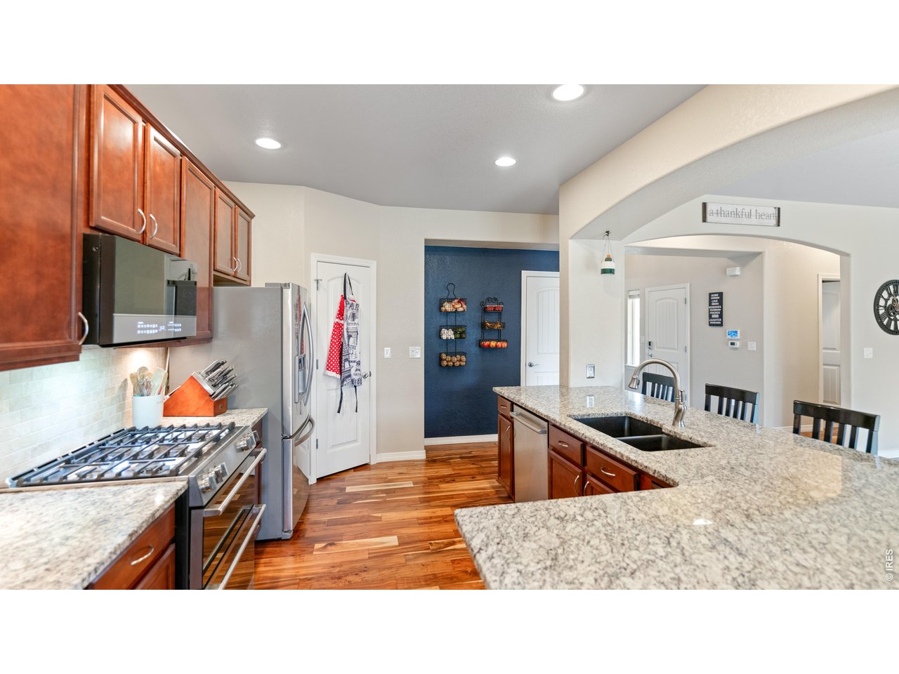 633 Shoshone Ct