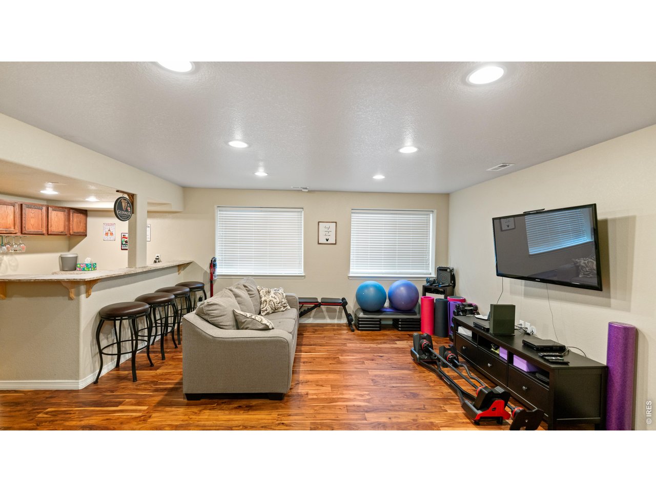 633 Shoshone Ct