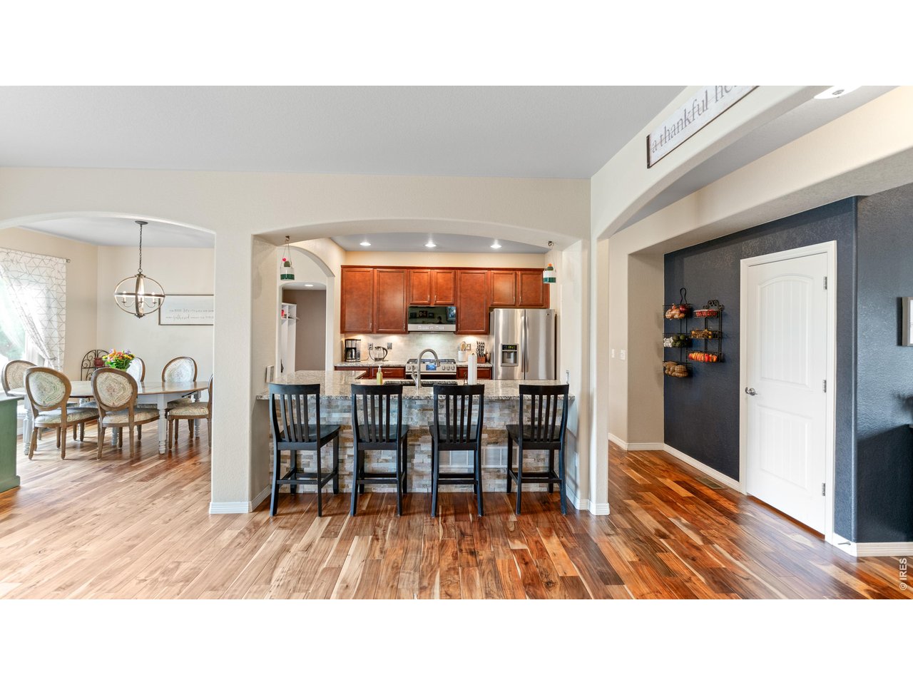 633 Shoshone Ct