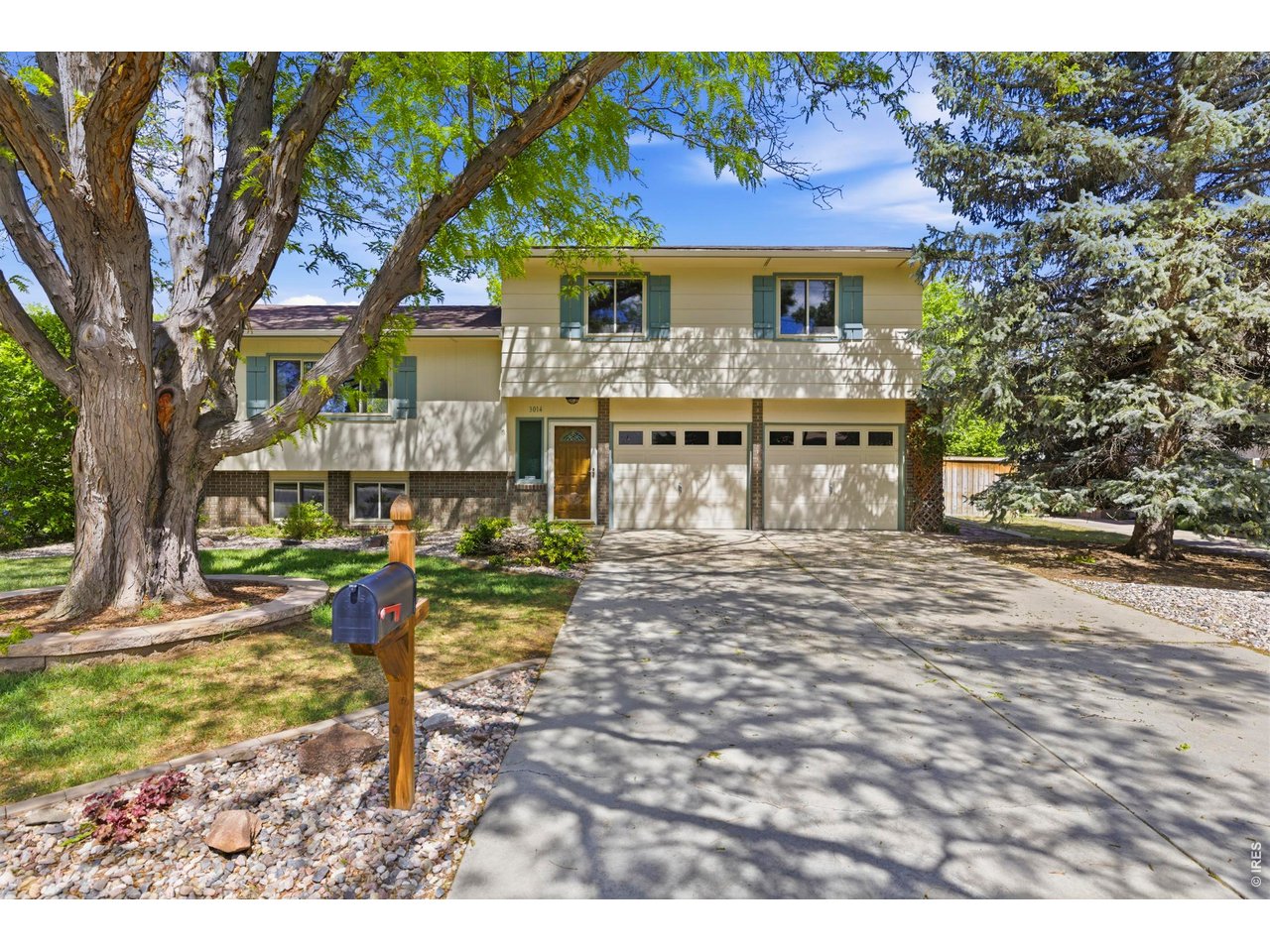 3014 Alamo Ave