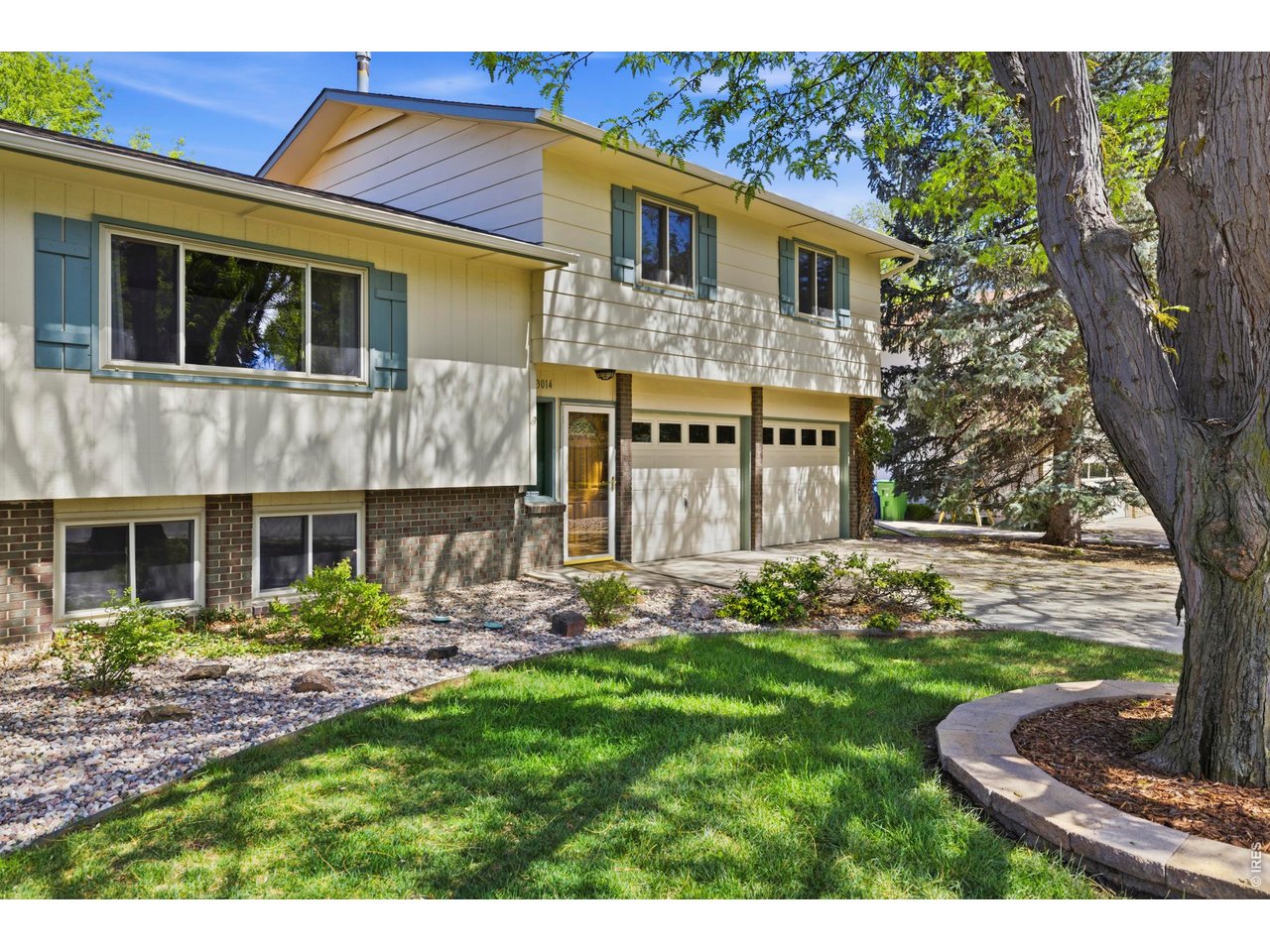 3014 Alamo Ave