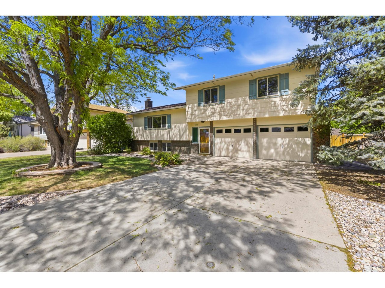 3014 Alamo Ave