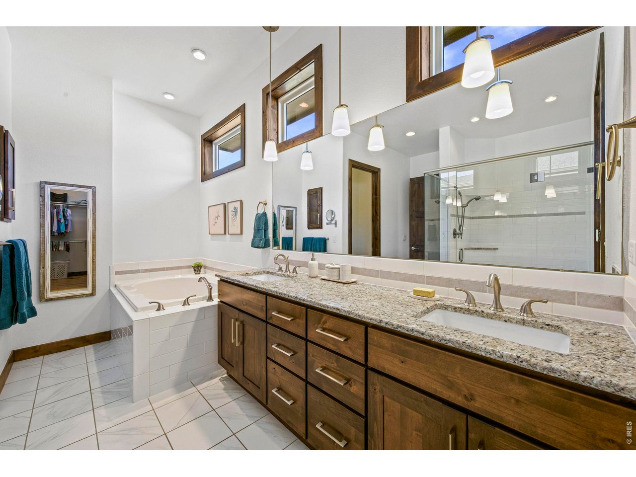 6901 Water View Ct
