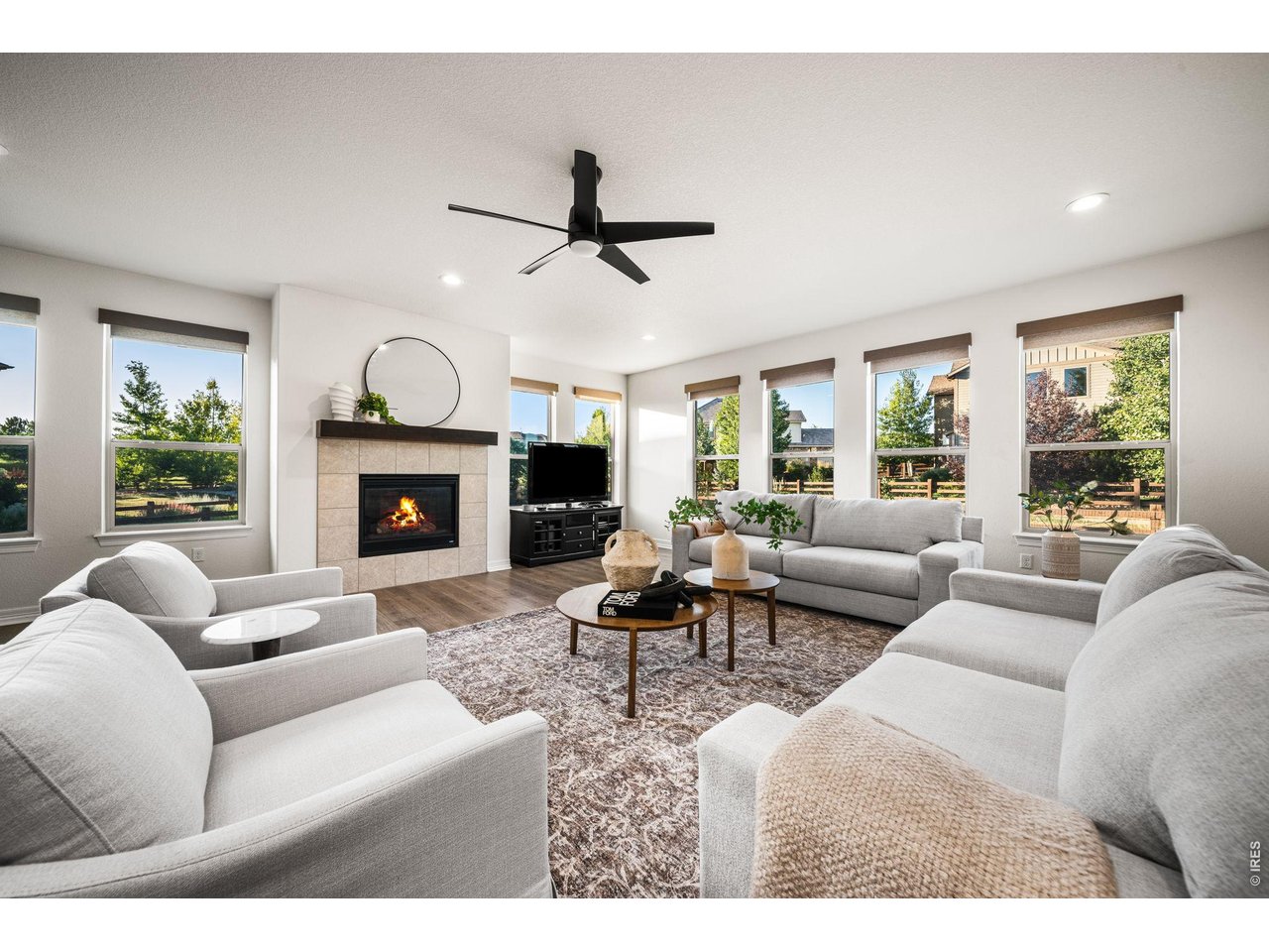 6402 Foothills View Pl