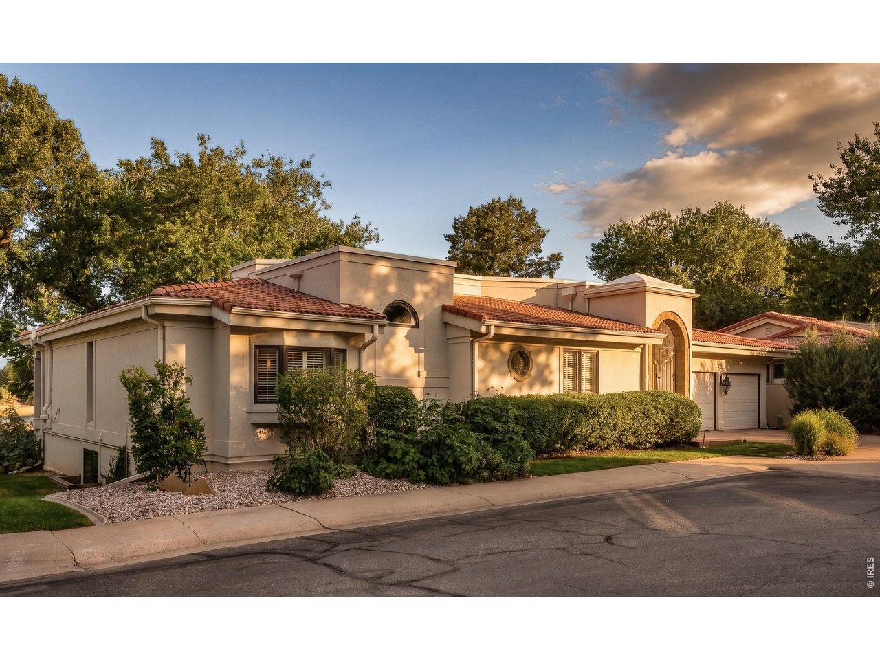 2109 Country Club Cv
