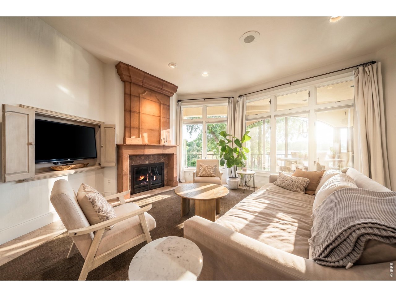 2109 Country Club Cv