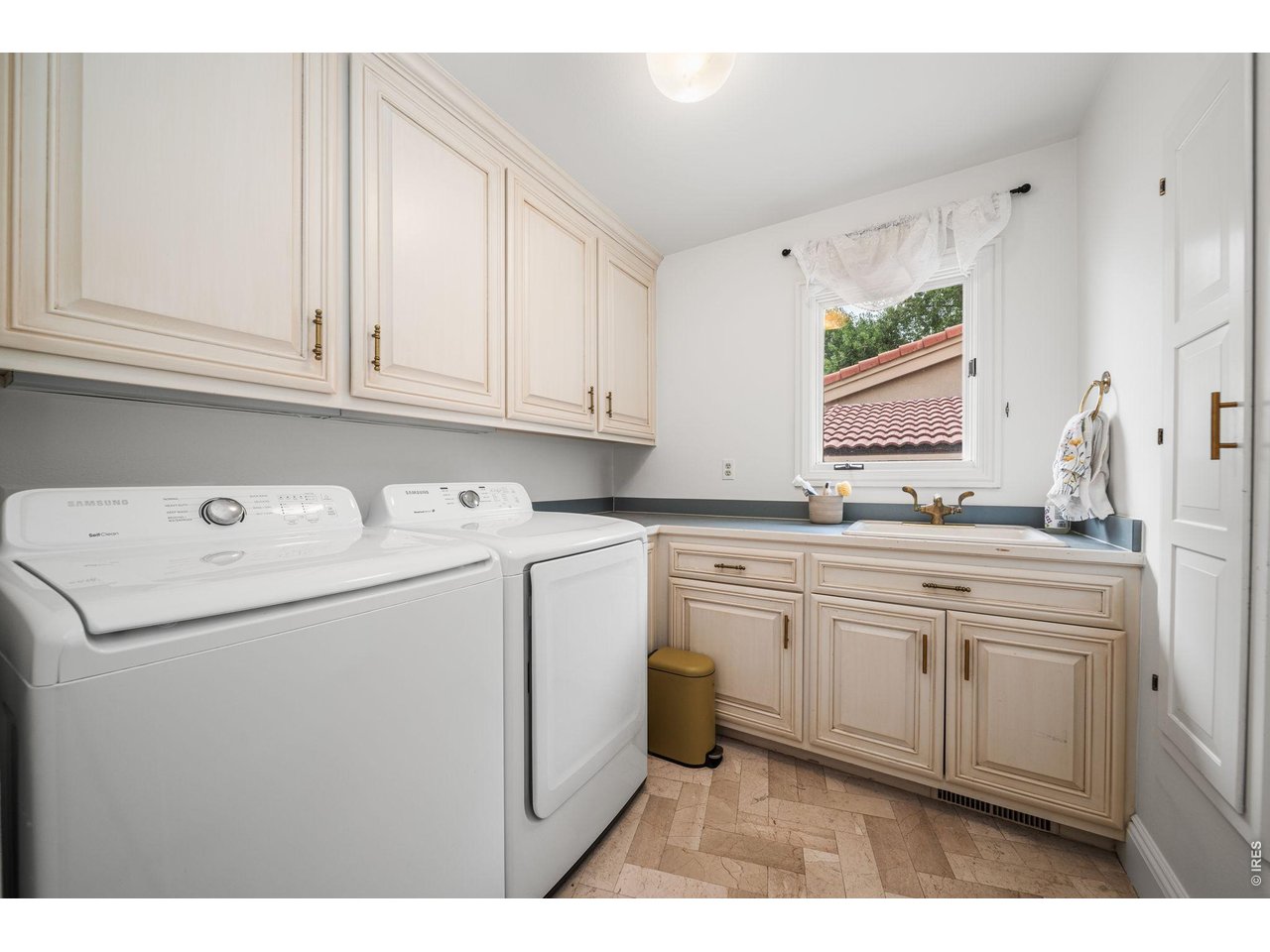 2109 Country Club Cv