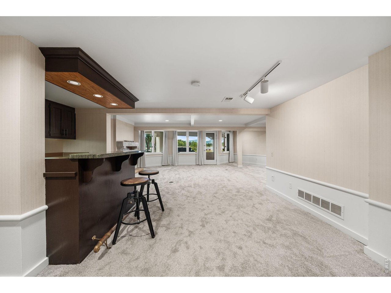 2109 Country Club Cv