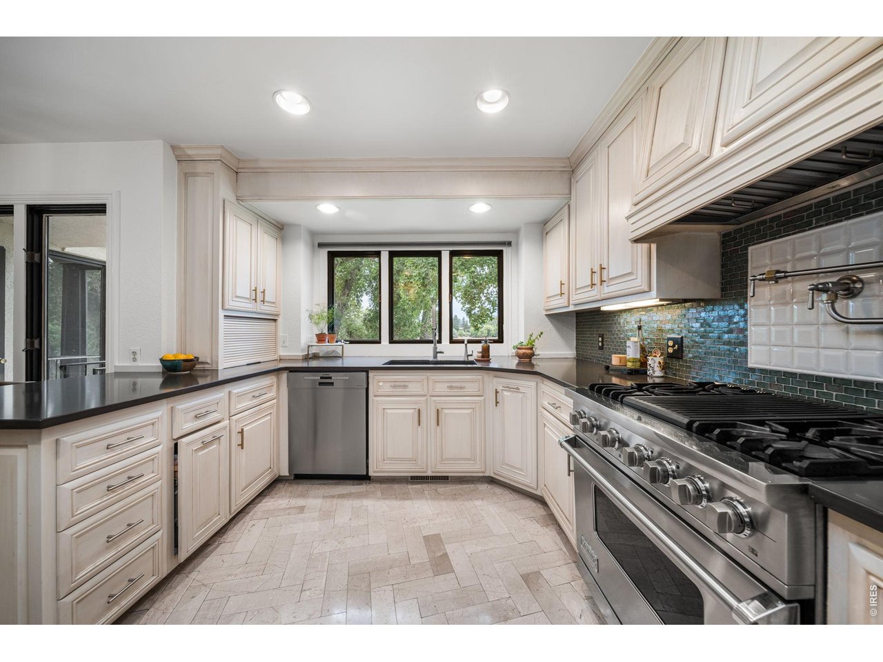 2109 Country Club Cv