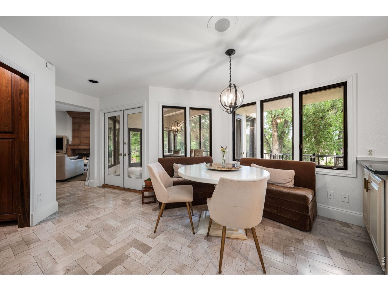 2109 Country Club Cv
