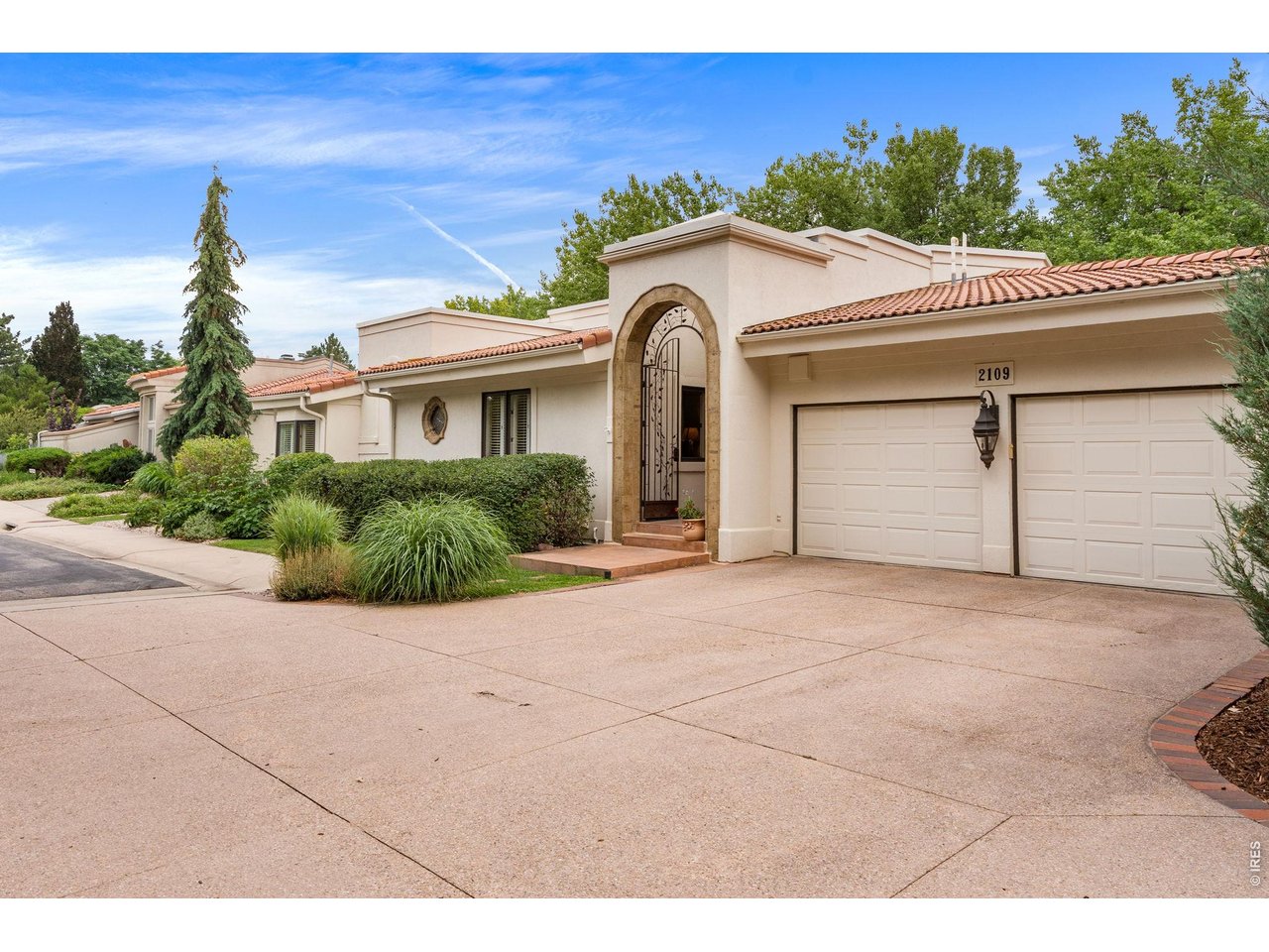 2109 Country Club Cv