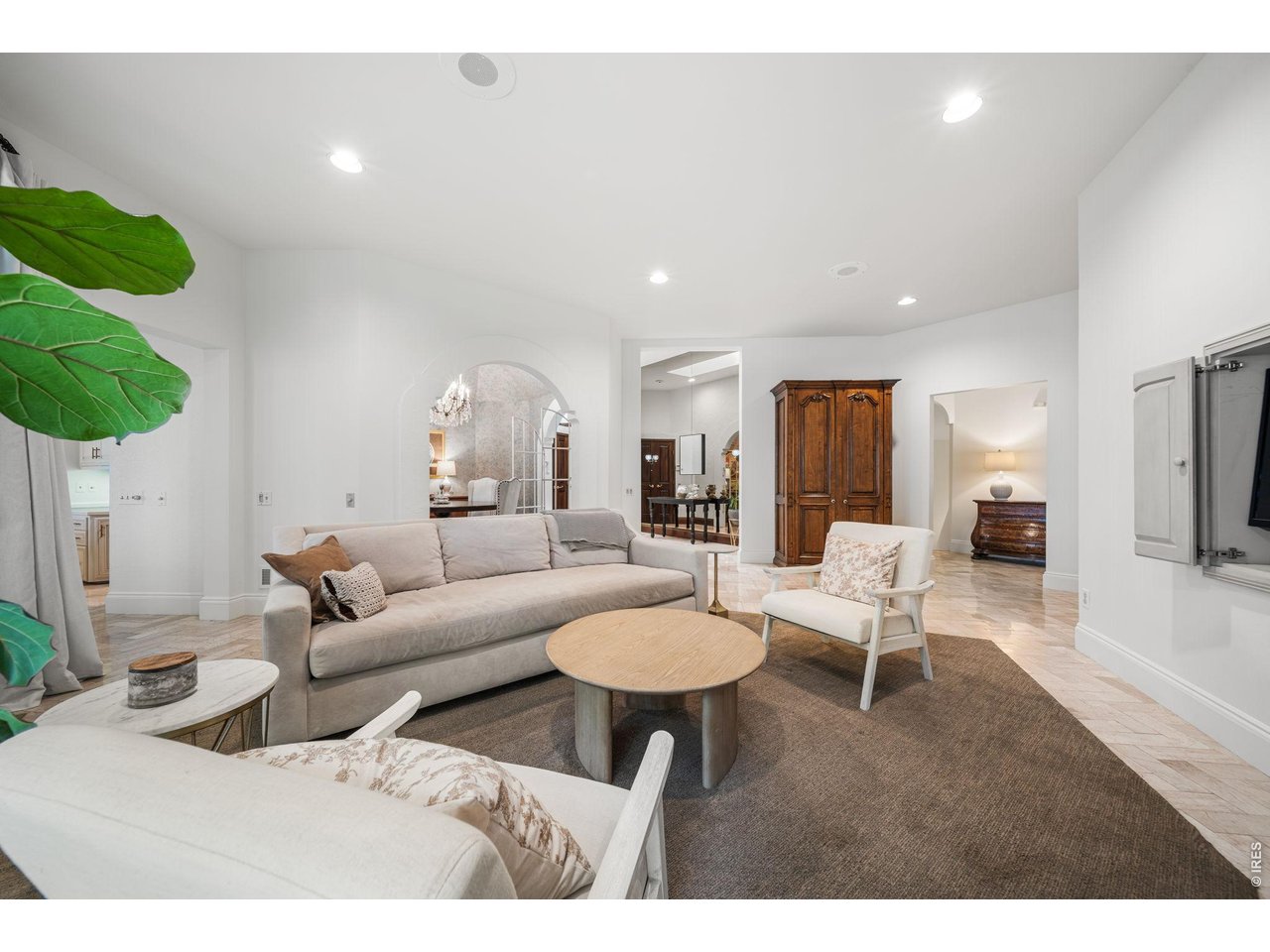 2109 Country Club Cv