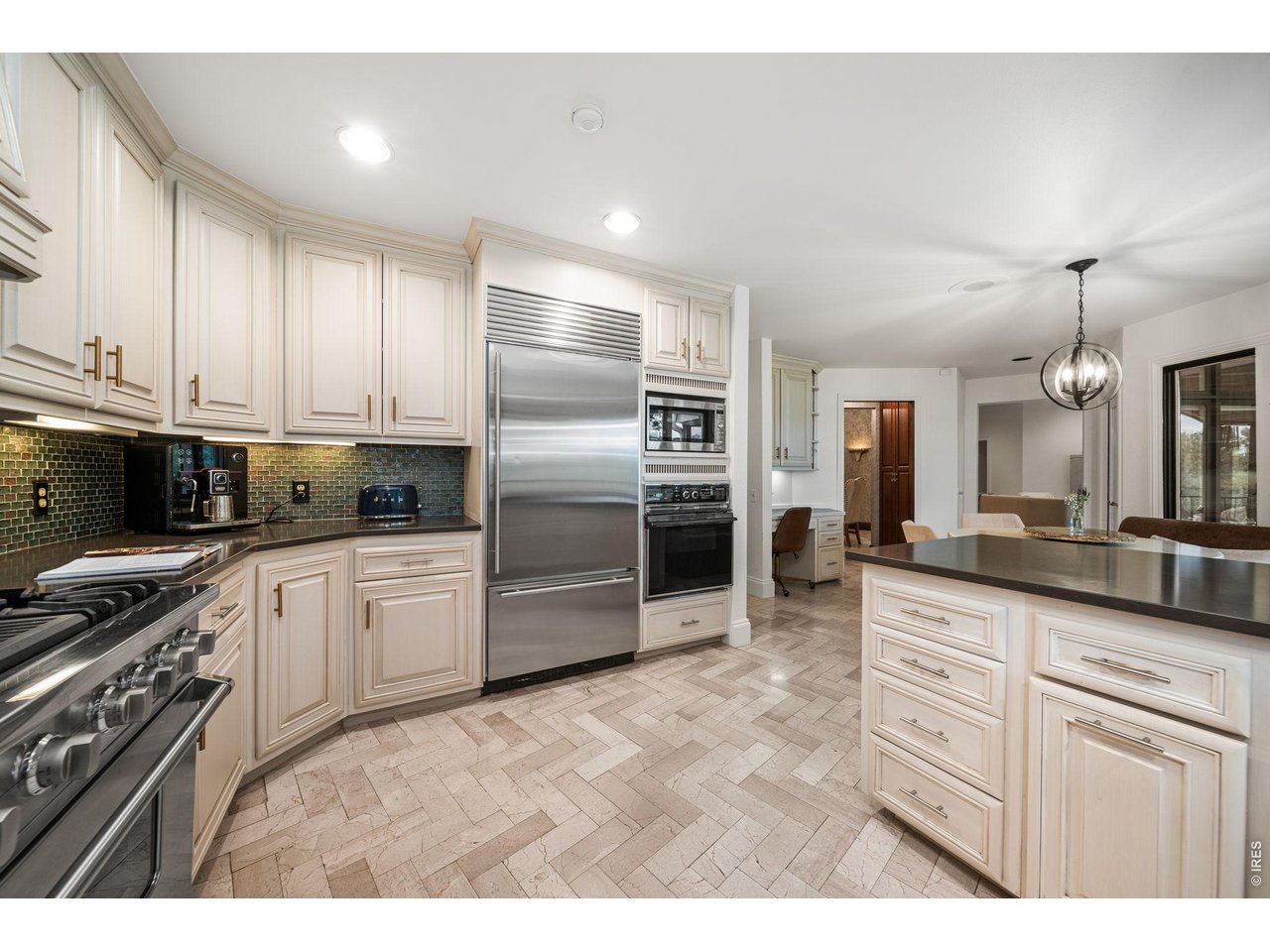 2109 Country Club Cv