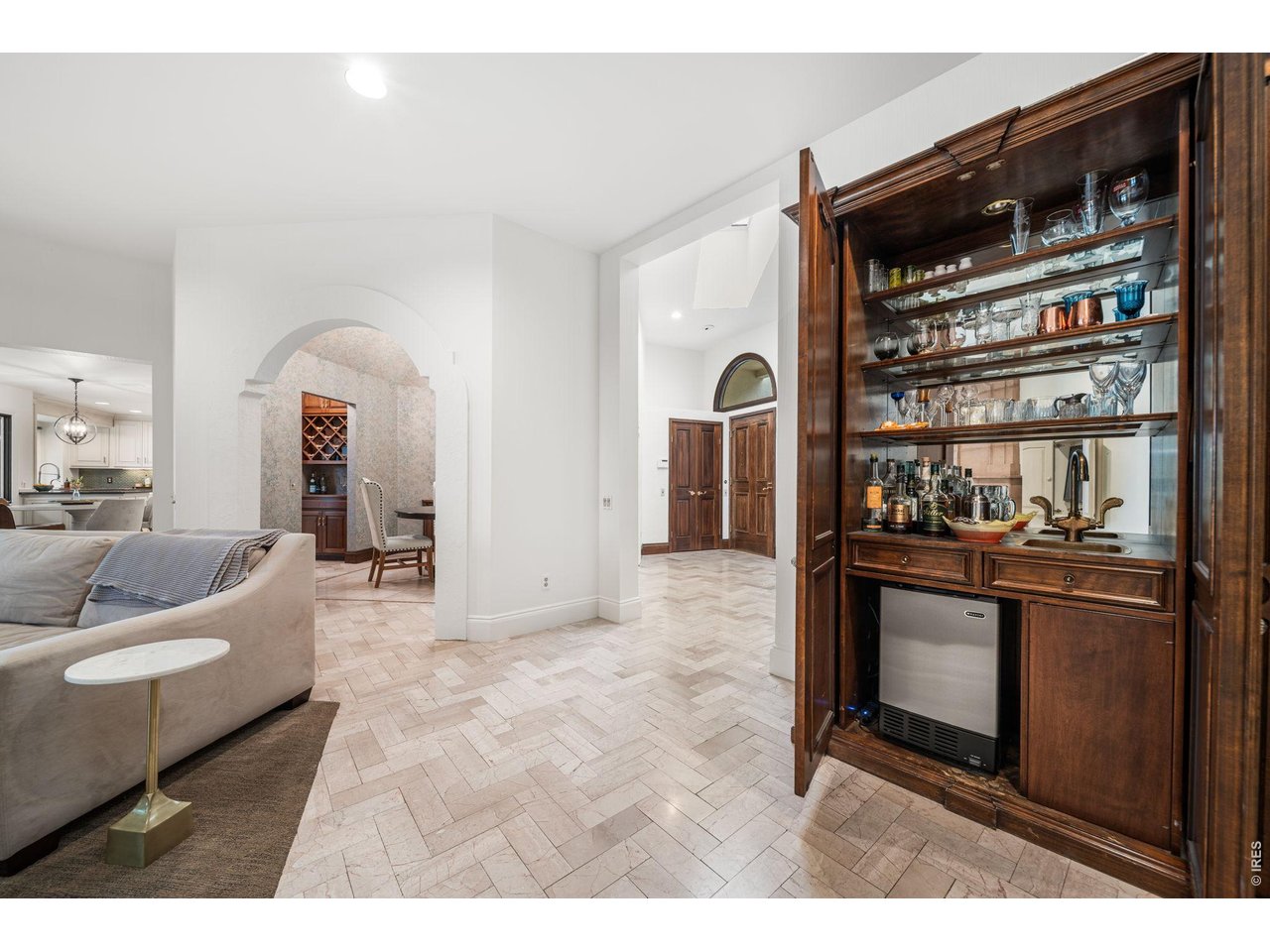 2109 Country Club Cv