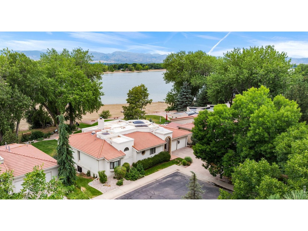 2109 Country Club Cv