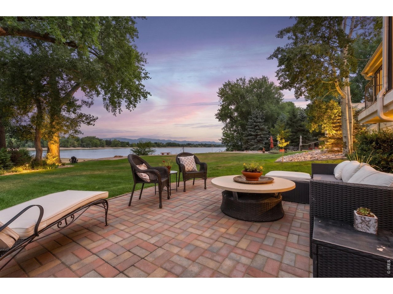 2109 Country Club Cv