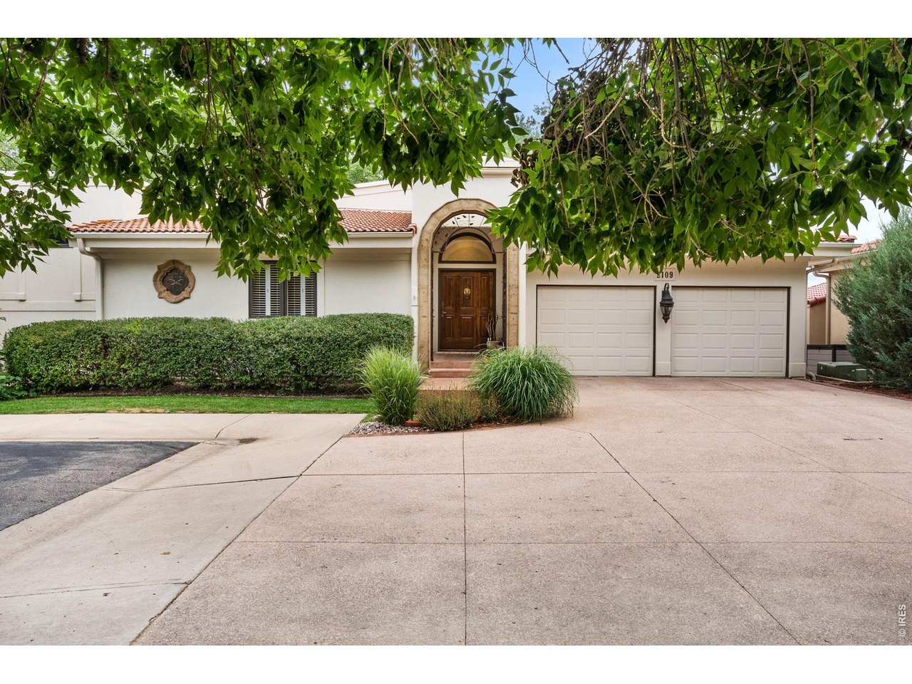 2109 Country Club Cv