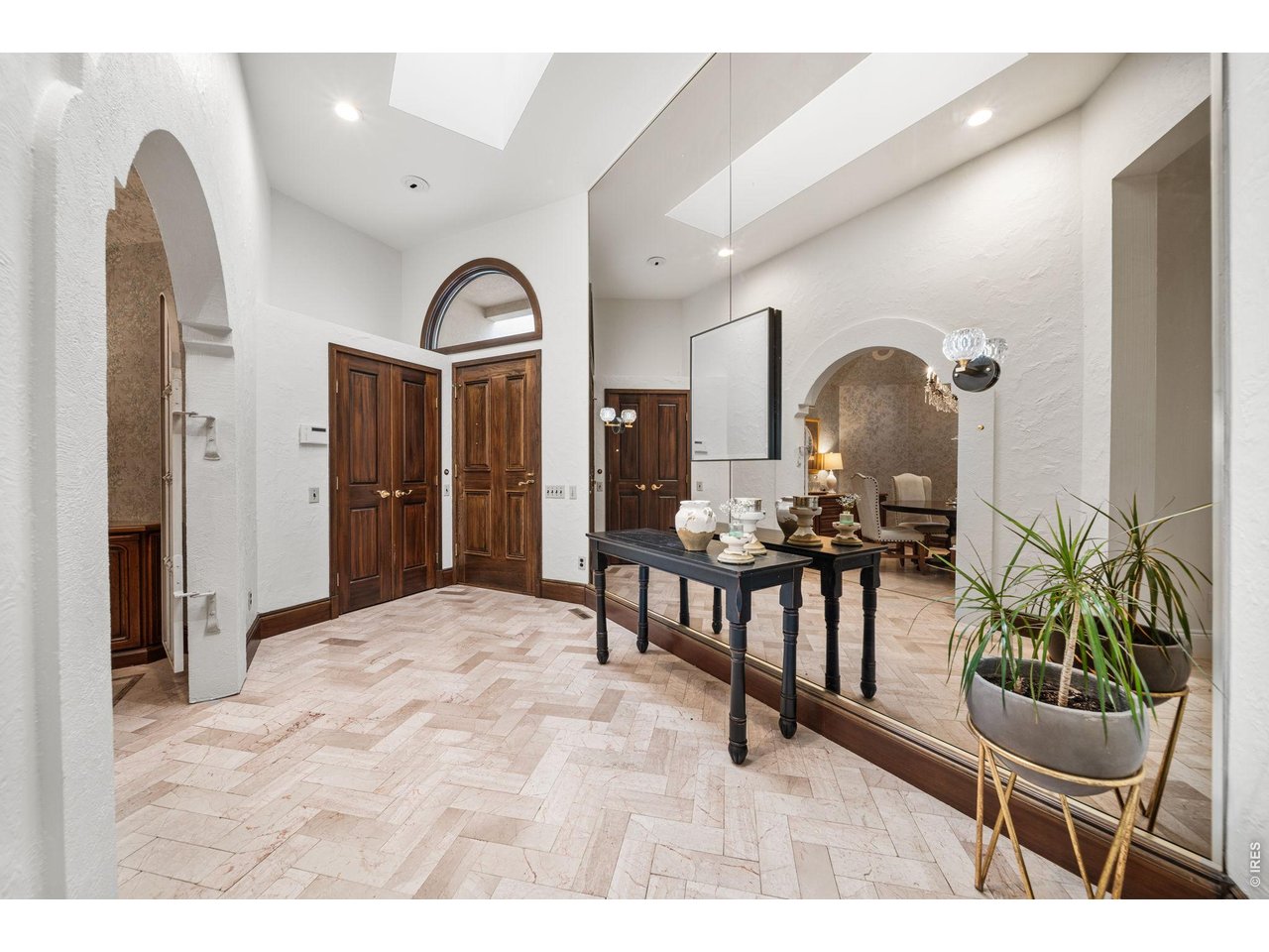 2109 Country Club Cv