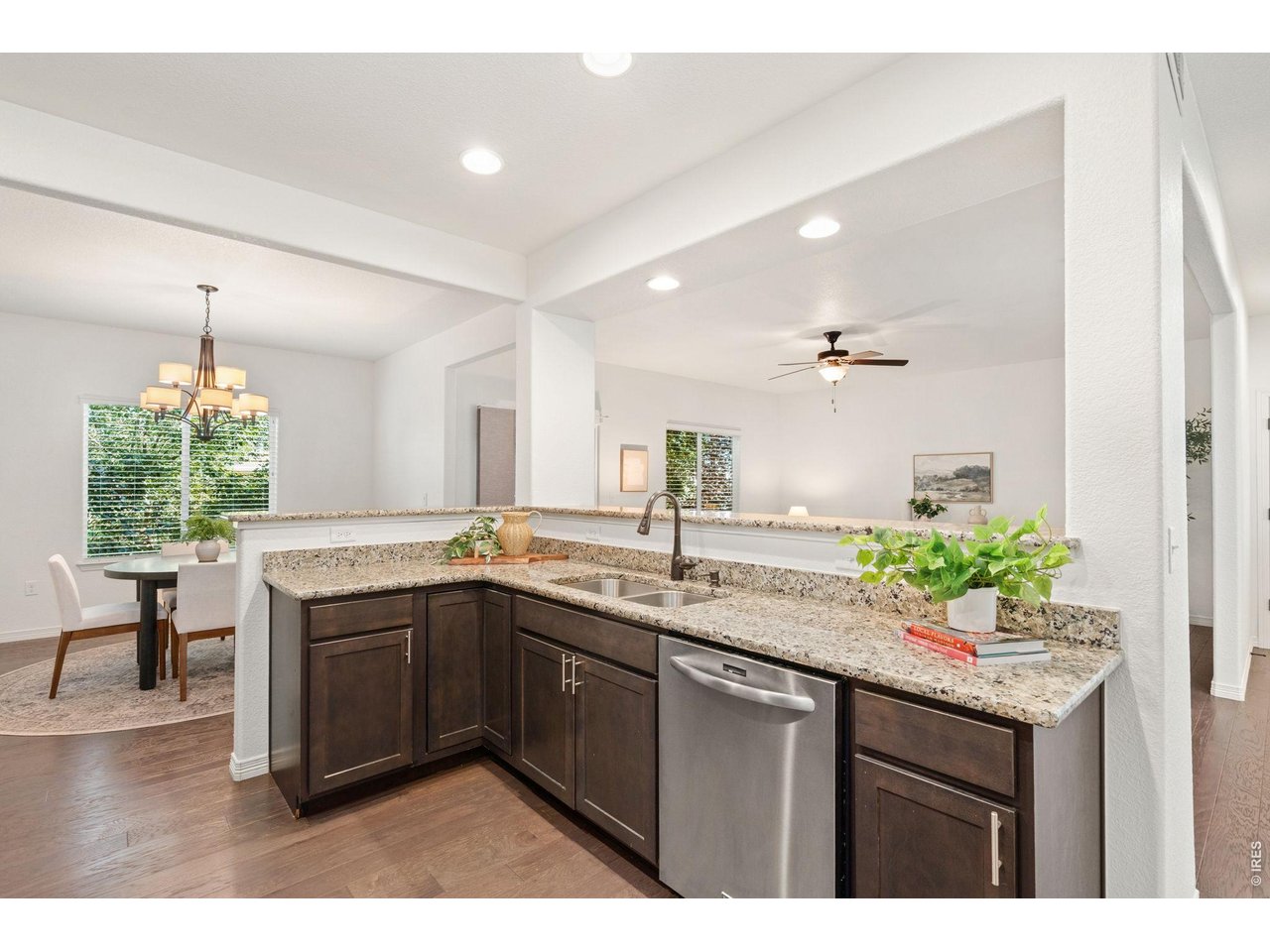 5447 Bexley Dr